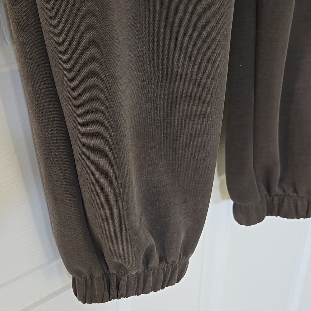 Evereve Ari Cargo Joggers - Picture 5 of 12